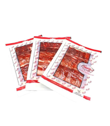 Schnitt Jamón de Bellota 100 % Ibérico. Mit einem Messer schneiden