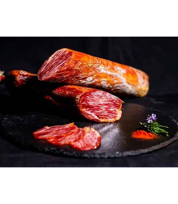 Beaucoup de saucisses ibériques. Martín Matas. Stupide